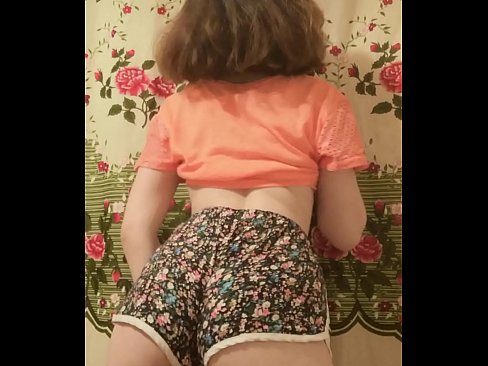 ❤️ Garota jovem e sexy tirando seus shorts da câmera ❌ Porno fb em nós ❌❤