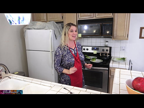 ❤️ A madrasta o ordenha na cozinha antes de sua data ❌ Porno fb em nós ❌❤